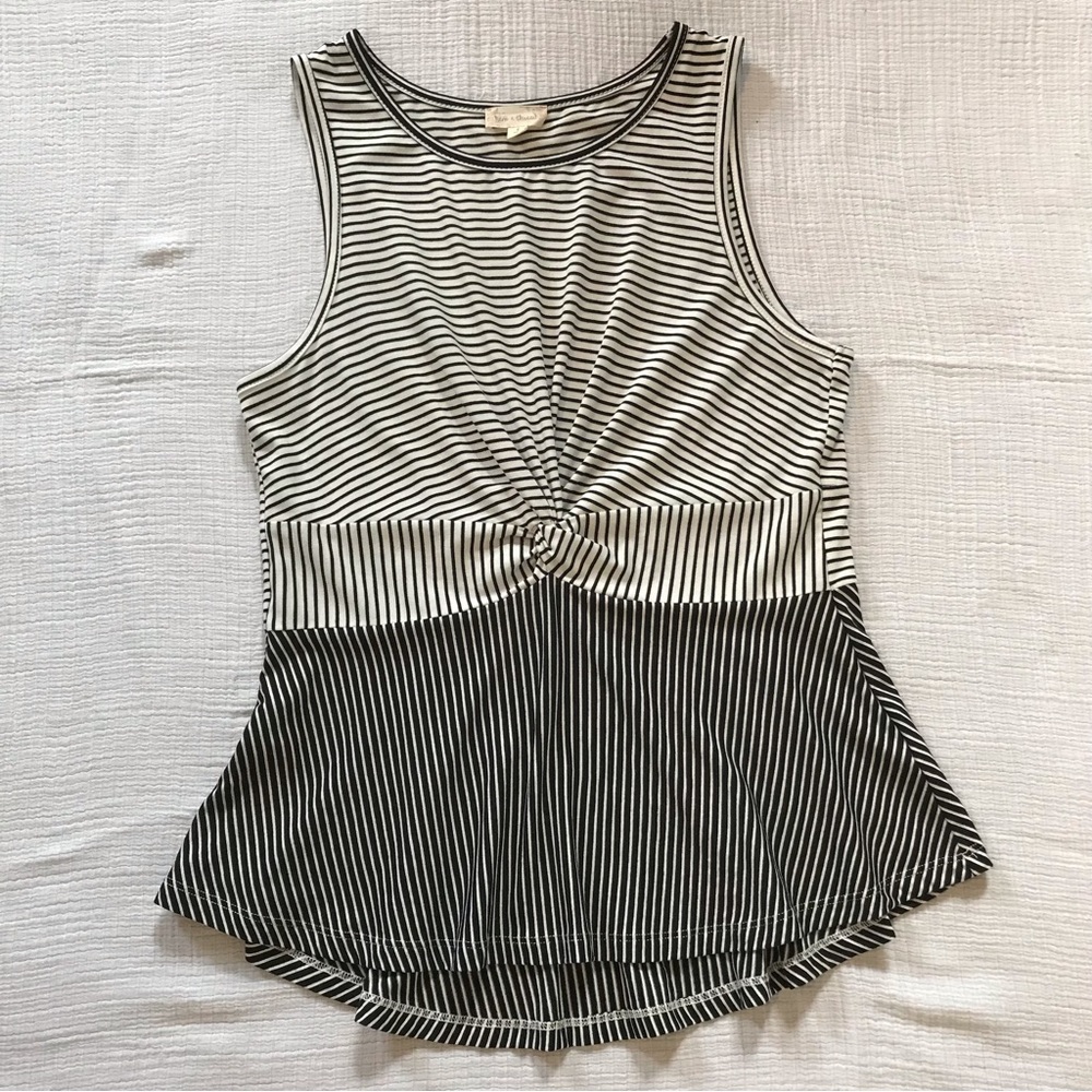 😳3/$15😳 Striped knot waist tank top